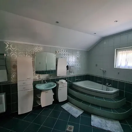 Zoeldhaz Apartment
