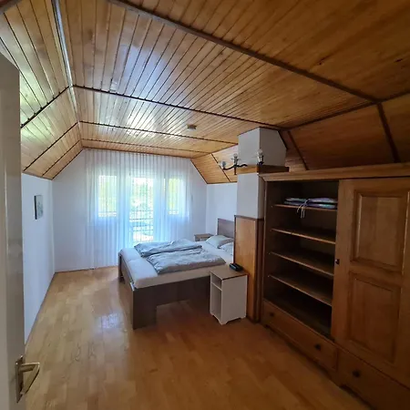 Zoeldhaz Apartment