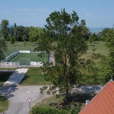 Zoeldhaz Apartment Balatonmariafurdo