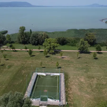 Zoeldhaz * Balatonmariafurdo