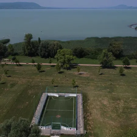 Apartment Zoeldhaz Balatonmariafurdo