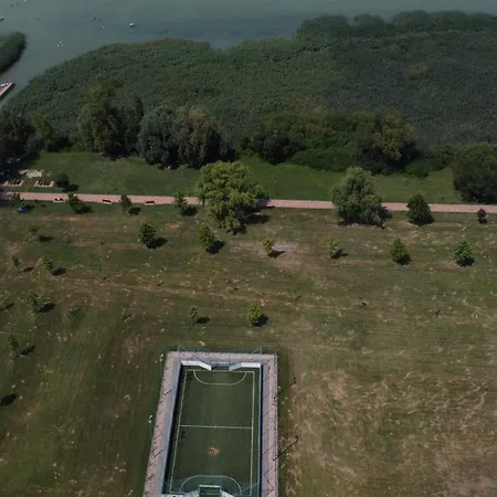 Zoeldhaz Balatonmariafurdo