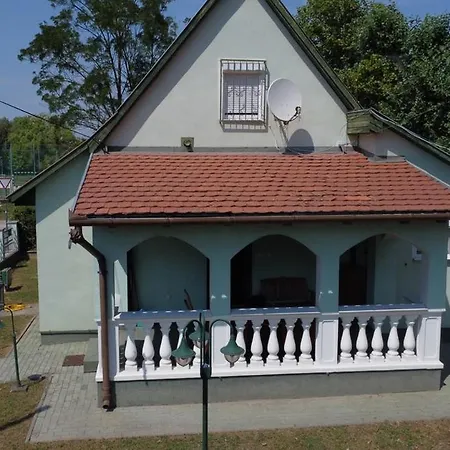 Zoeldhaz Apartment *