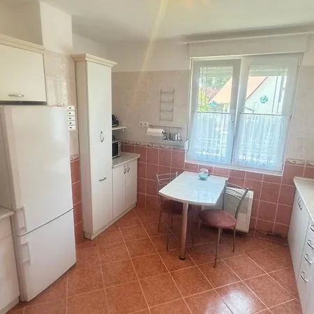 Zoeldhaz * Balatonmariafurdo