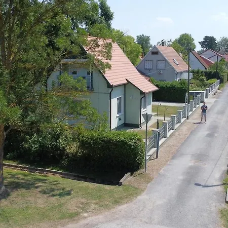 Zoeldhaz דירה Balatonmáriafürdő