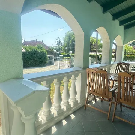 Apartment Zoeldhaz Balatonmariafurdo