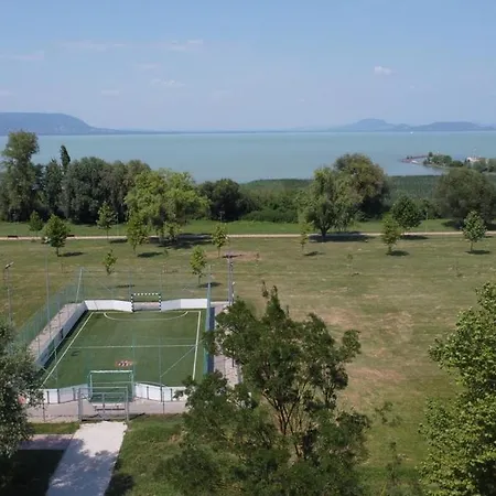 Zoeldhaz * Balatonmáriafürdő