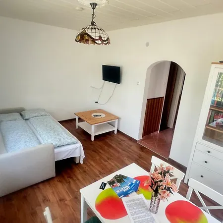 Zoeldhaz Balatonmariafurdo