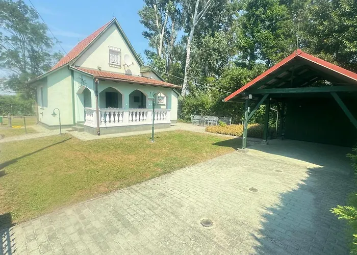 Zoeldhaz Apartment *