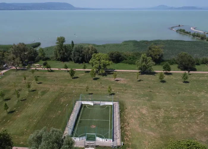 Zoeldhaz * Balatonmariafurdo