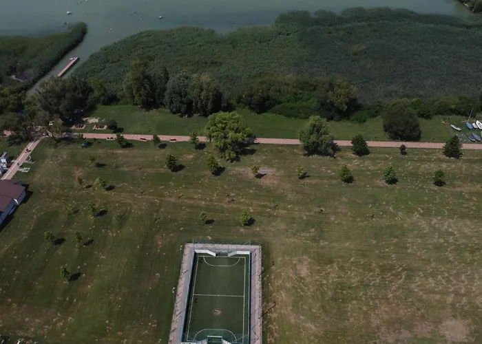 Zoeldhaz Balatonmariafurdo