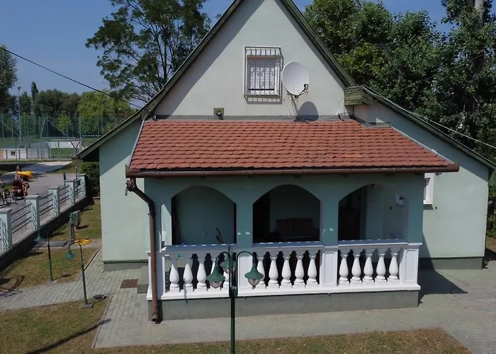 Zoeldhaz Apartment *