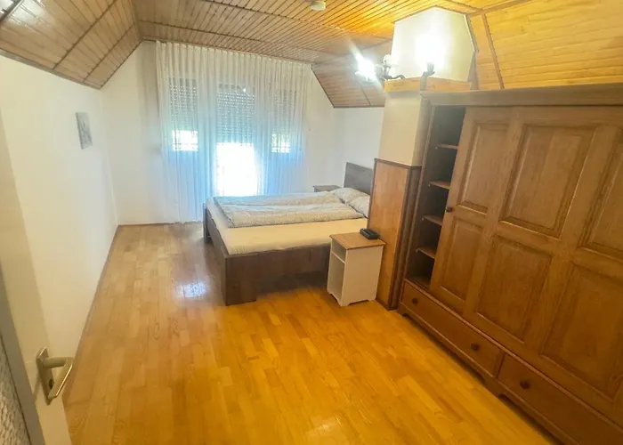 Zoeldhaz Balatonmariafurdo