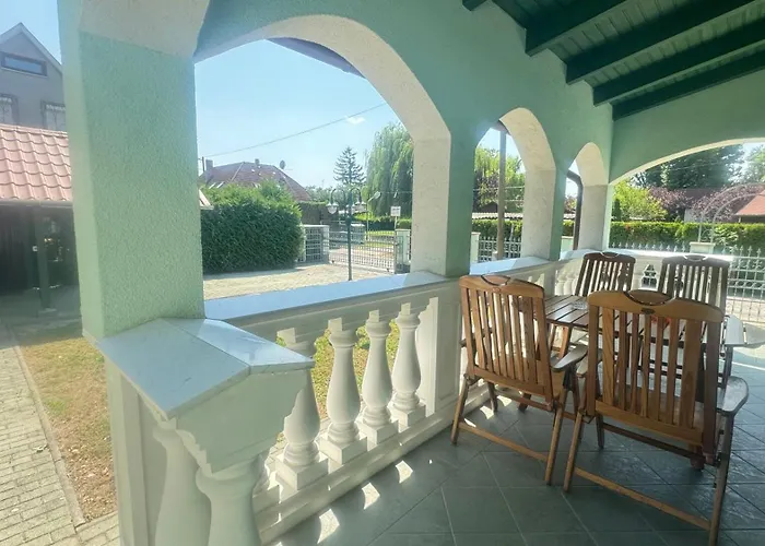 Apartment Zoeldhaz Balatonmariafurdo