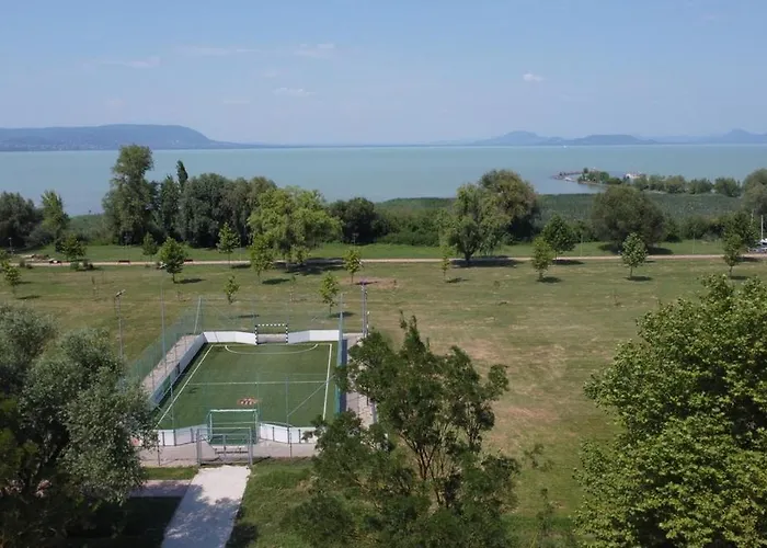 Zoeldhaz * Balatonmáriafürdő